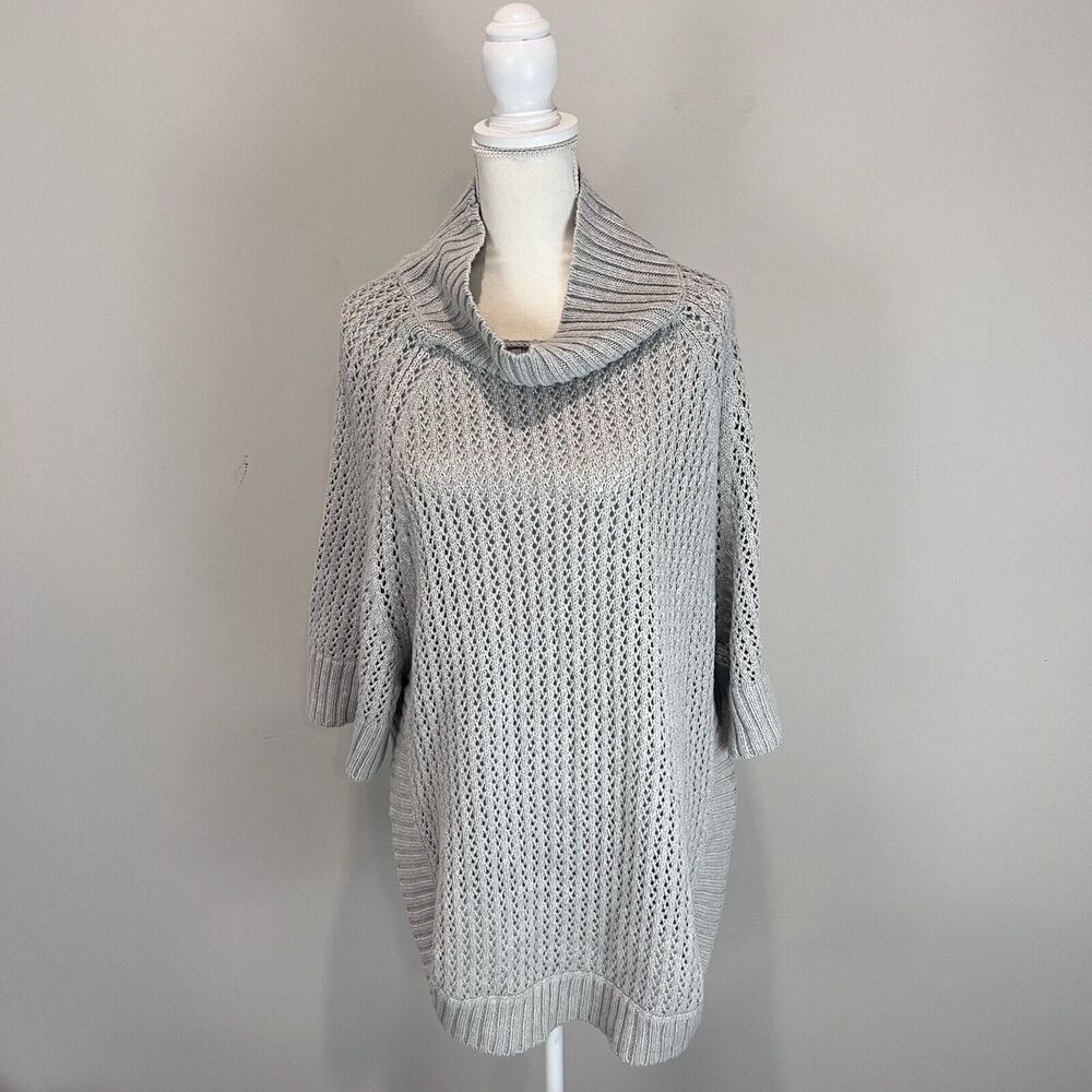 Gray Poncho Style Women’s Sweater S/M Cable Knit Layer